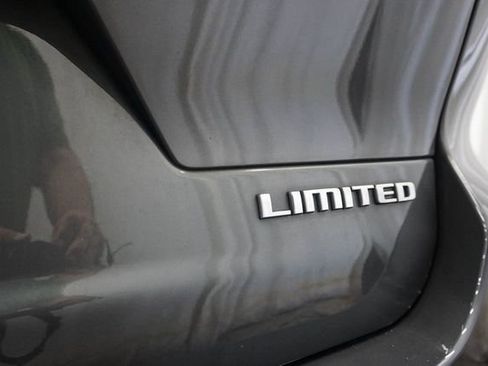 Used 2022 Jeep Grand Cherokee L Limited AWD/4WD image 17