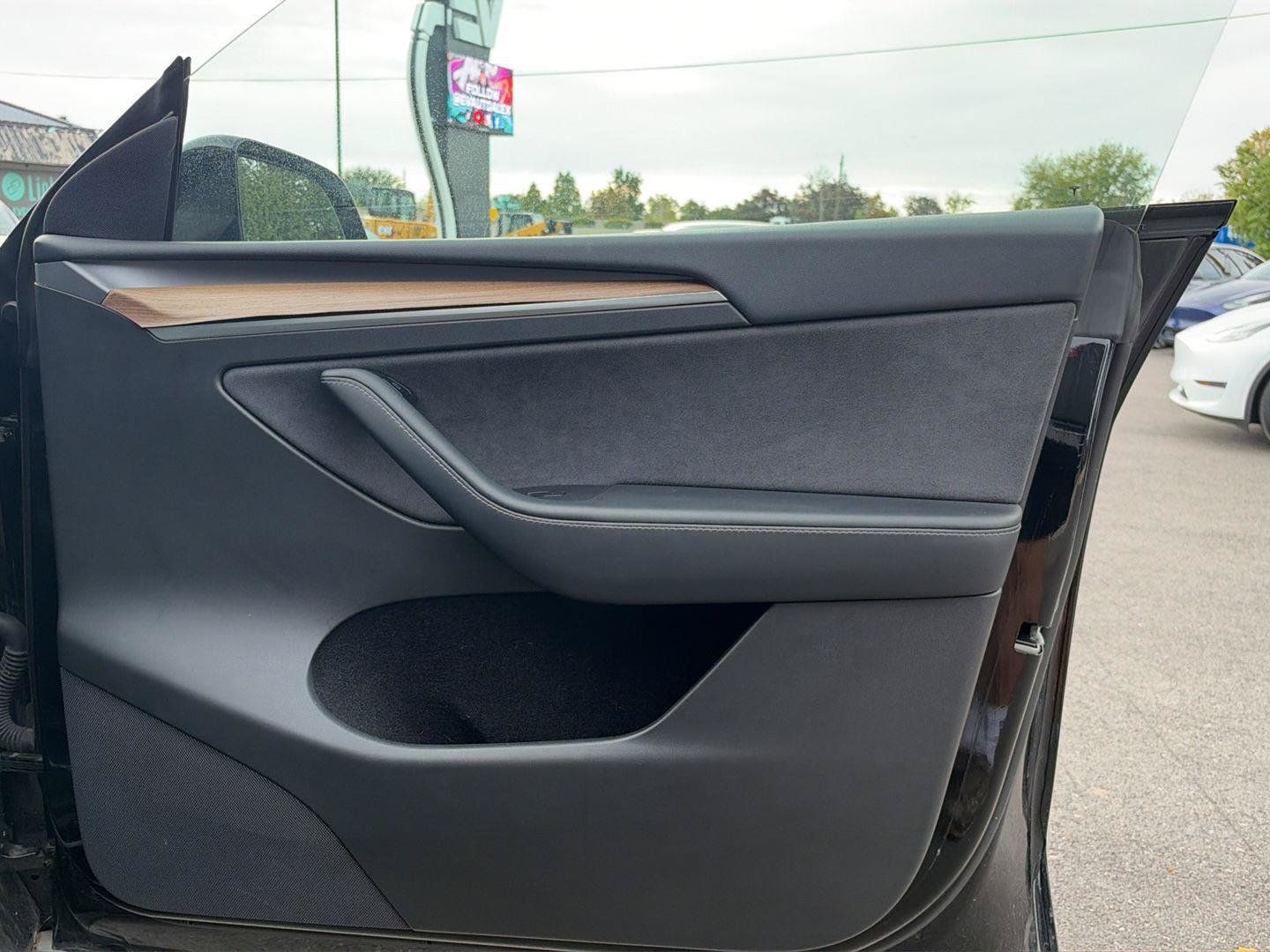 Used 2022 Tesla Model Y Performance AWD/4WD image 22