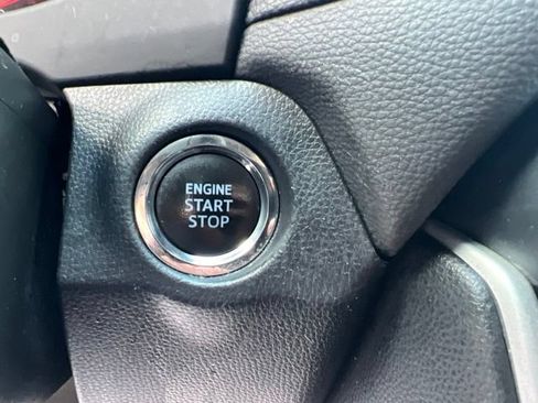 Used 2021 Toyota RAV4 XLE FWD image 17
