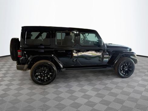 Used 2022 Jeep Wrangler Unlimited Sahara AWD/4WD image 5