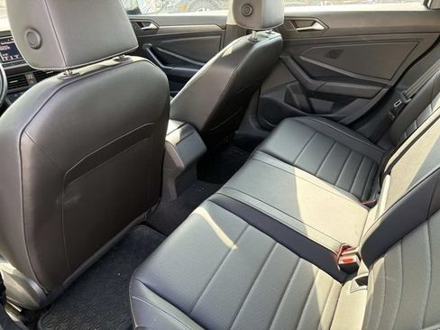 Used 2023 Volkswagen Jetta SE w/ Panoramic Sunroof Package FWD image 9