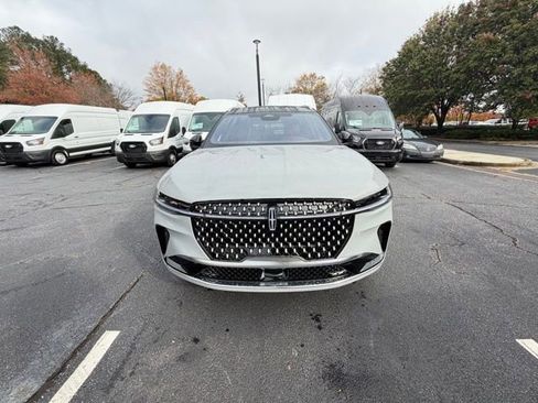 New 2026 Lincoln Nautilus Reserve image 2