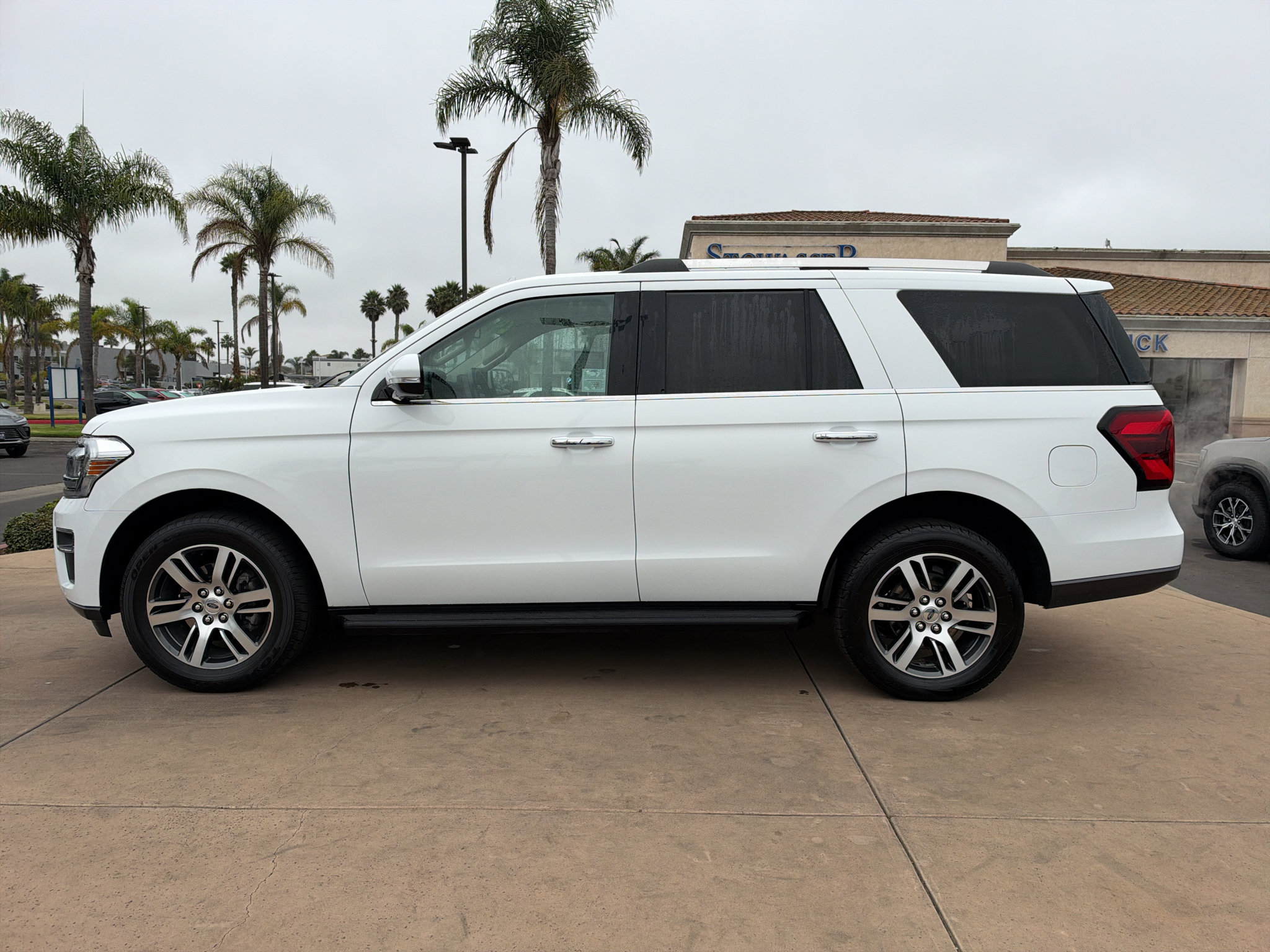 Used 2024 Ford Expedition Limited RWD image 8
