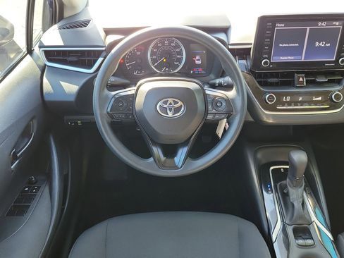 Used 2022 Toyota Corolla LE FWD image 16