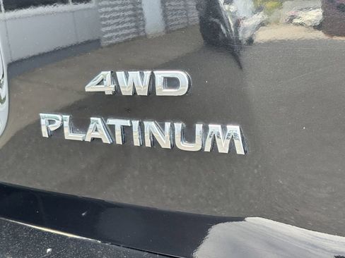 Used 2018 Nissan Pathfinder Platinum AWD/4WD image 12