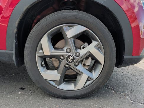 Certified 2025 Hyundai Venue Limited FWD image 25