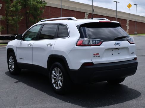 Used 2019 Jeep Cherokee Latitude w/ Cold Weather Group AWD/4WD image 6
