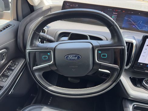 Used 2025 Ford Expedition Max Platinum AWD/4WD image 13