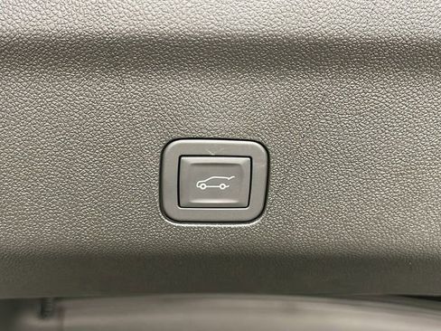 New 2025 Chevrolet Suburban RST w/ Advanced Technology Package image 38