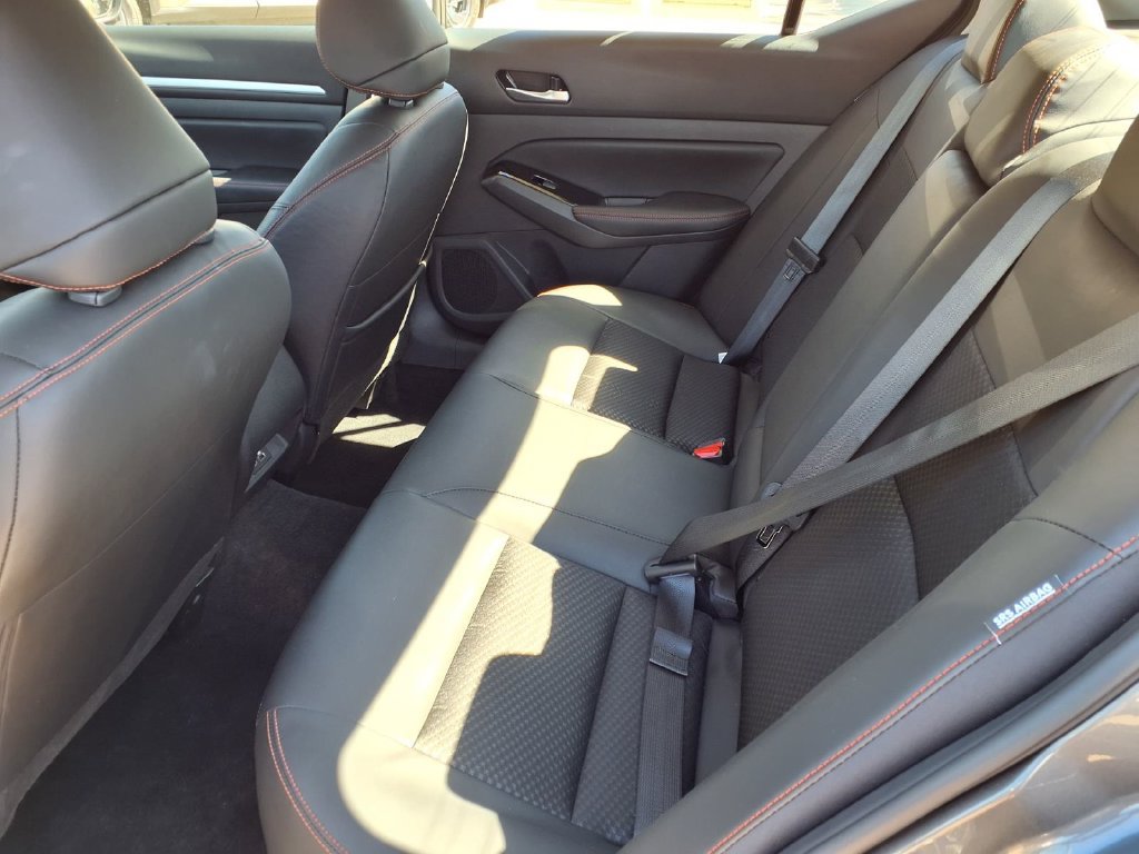 Certified 2025 Nissan Altima 2.5 SR FWD image 12