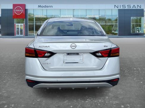 Certified 2024 Nissan Altima 2.5 SV FWD image 6