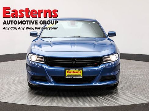 Used 2021 Dodge Charger SXT w/ Leather Interior Group image 2