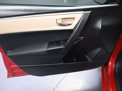Used 2015 Toyota Corolla LE FWD image 10