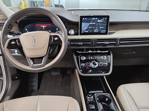 Used 2022 Lincoln Corsair Reserve w/ Equipment Group 201A image 2