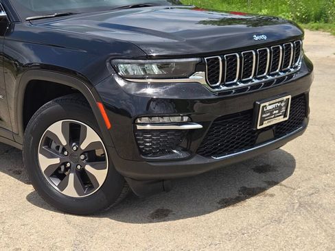 Used 2022 Jeep Grand Cherokee Limited 4xe AWD/4WD image 4