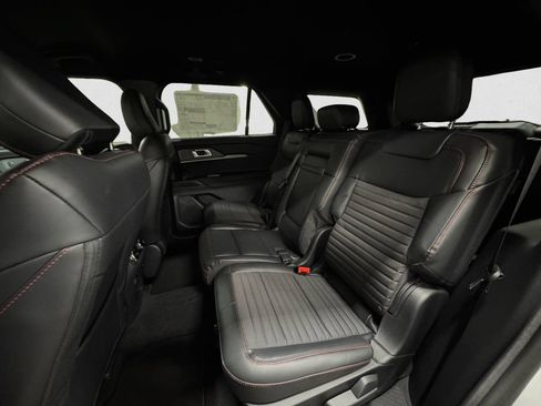Used 2026 Ford Explorer ST-Line w/ ST-Line Street Pack AWD/4WD image 13