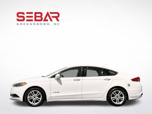 Used 2018 Ford Fusion SE w/ Equipment Group 602A FWD image 9
