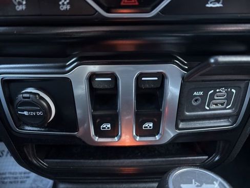 Used 2023 Jeep Wrangler Sport S image 41