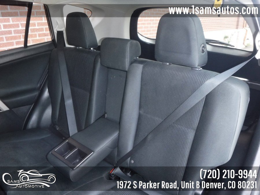 Used 2018 Toyota RAV4 LE w/ Carpet Mat Package AWD/4WD image 23