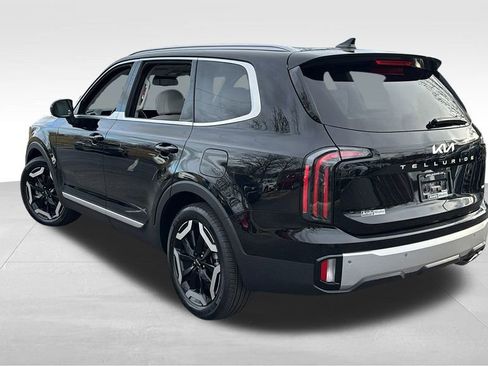Used 2023 Kia Telluride EX image 5