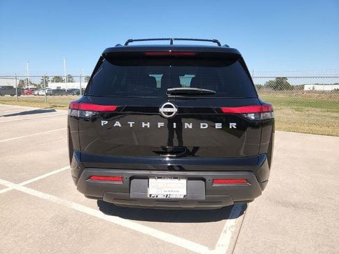 Certified 2025 Nissan Pathfinder SV image 6
