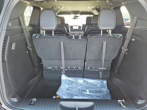 New 2026 Chrysler Pacifica Select image 12