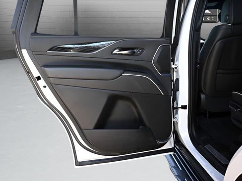 Used 2021 Cadillac Escalade Sport image 11