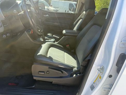 Used 2017 Chevrolet Colorado Z71 AWD/4WD image 9