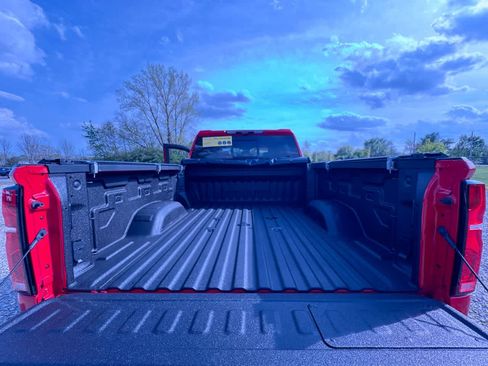 Used 2024 Chevrolet Silverado 2500 ZR2 w/ Technology Package image 41