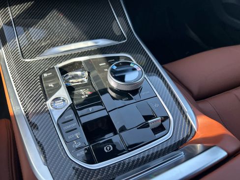 Used 2026 BMW X7 M60i image 30