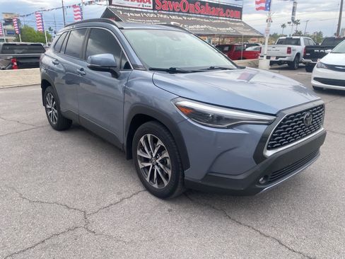 Used 2022 Toyota Corolla Cross XLE w/ Convenience Package image 3