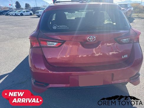 Used 2017 Toyota Corolla iM image 5