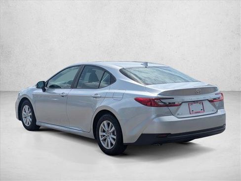 Used 2026 Toyota Camry LE w/ Convenience Package FWD image 7