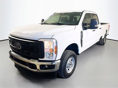Used 2024 Ford F250 XL w/ XL Chrome Package image 3