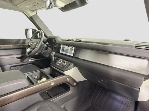 Certified 2024 Land Rover Defender 110 S AWD/4WD image 28