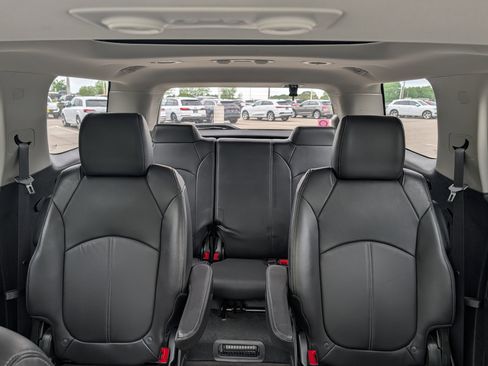 Used 2017 GMC Acadia Limited SLT AWD/4WD image 13