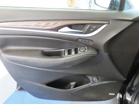 Used 2022 Buick Enclave Avenir w/ Trailering Package, 5000 lbs. AWD/4WD image 16