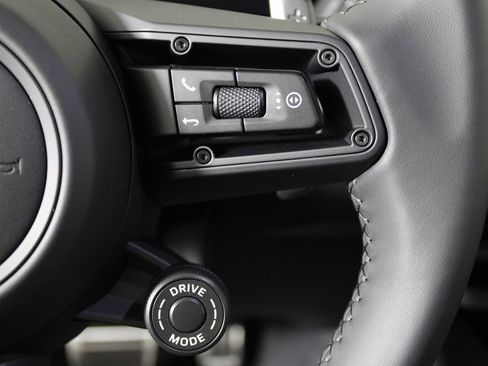 New 2026 Porsche Cayenne S image 25