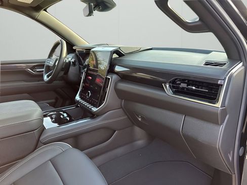 New 2026 GMC Yukon XL Elevation w/ Elevation Premium Package AWD/4WD image 16