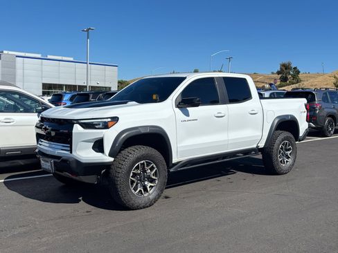 Used 2023 Chevrolet Colorado ZR2 w/ LPO, Tailgate Decal Package AWD/4WD image 22