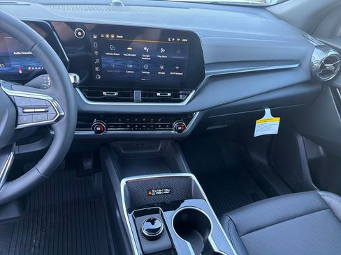 New 2026 Chevrolet Equinox LT w/ Convenience Package II image 18