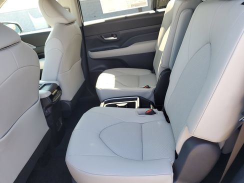 New 2026 Toyota Grand Highlander AWD Hybrid image 14