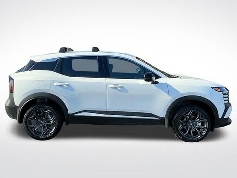 New 2026 Nissan Kicks SR w/ Cold Weather Package AWD/4WD image 8