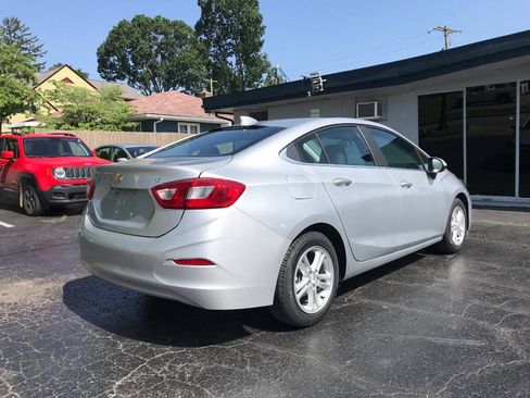 Used 2018 Chevrolet Cruze LT FWD image 7