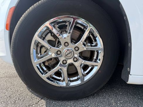 Used 2022 Chrysler Pacifica Touring-L FWD image 38