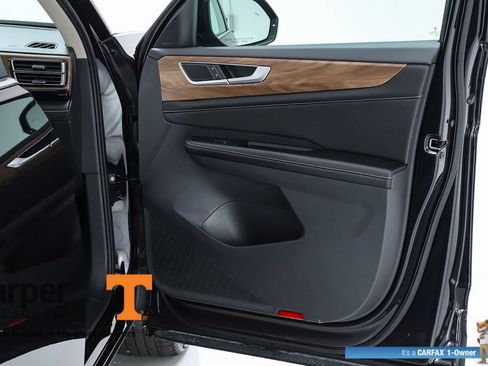 Used 2024 Volkswagen Atlas SE FWD image 32