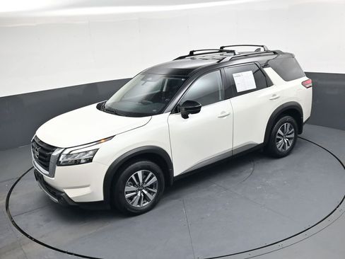Used 2024 Nissan Pathfinder SL image 35