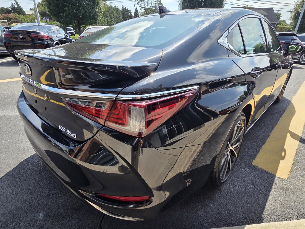 Used 2023 Lexus ES 350 w/ Premium Package FWD image 8