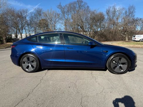 Used 2022 Tesla Model 3 image 5