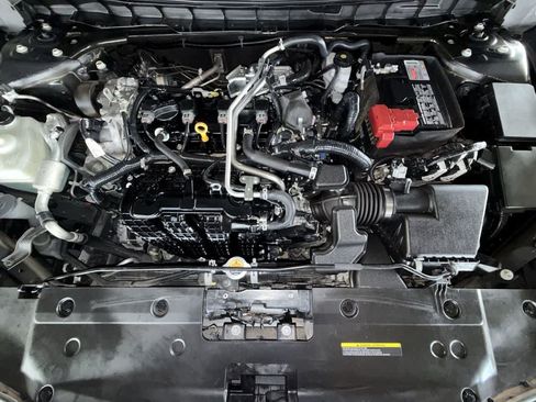 Used 2024 Nissan Altima 2.5 SV FWD image 12